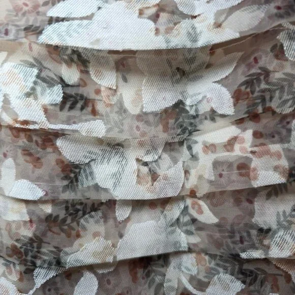 LOVE OLIVE CO Floral Overlay Pleated Bodice Dress M - Picture 7 of 11